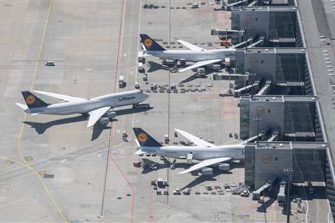 Lufthansa pilots vote for potential strike action