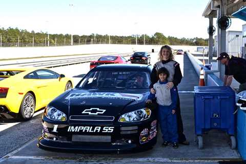 Who Wants to be a Nascar Driver for a Day? Me, Me! – Daytona Speedway Ride Along