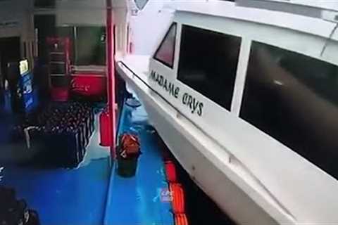 Most Funny Boat/Ship Fails 2021//Cruise Ship Fails// Ship Funny Videos// Funny Videos at sea