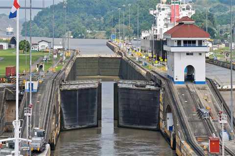 Exploring the Panama Canal: Discounts and Tours