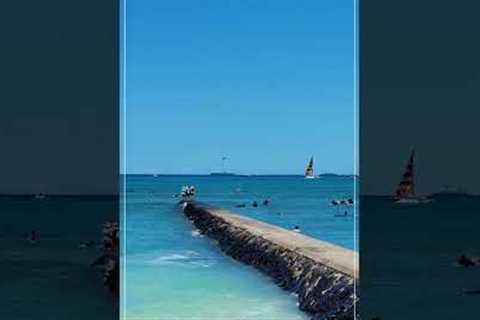 Waikiki Beach 🌈 Kuhio Beach Park ⛱️ Queens Beach 🏖️ Honolulu, Oahu 🌴 Hawaii John #Shorts