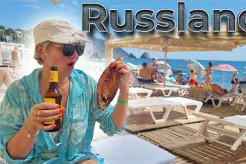 Real Daily Life in the Destroyed Crimea 🛩️ Russians on Vacation  Despite  Attacks🧨