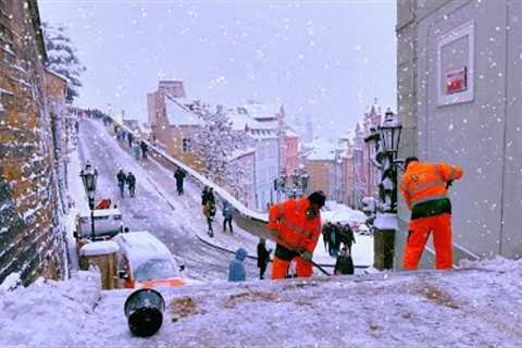 PRAGUE UNDER SNOW ☃️ Walking Down The Snowy Wonderland - Relaxing Winter Ambience 4K ASMR