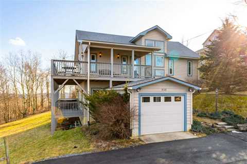 Welcome Home - Charming 3 Bedroom House in Appalachian Ski Mountain, NC - Accommodates 8 Guests