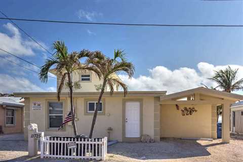 Views Galore - Beautiful 4-Bedroom House in Marathon, FL | Accommodates 8 Guests