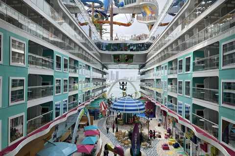 Icon of the Seas Surfside neighborhood: What to expect