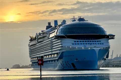 Photos show world's biggest cruise ship arriving in Florida
